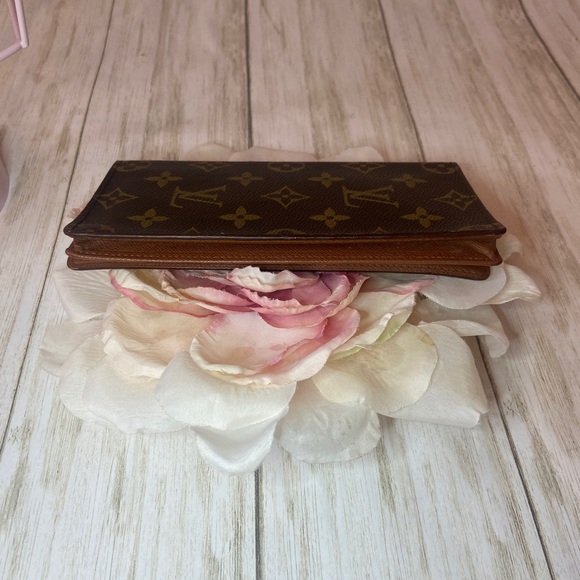 Louis Vuitton Monogram Long Wallet - Picture 4 of 8